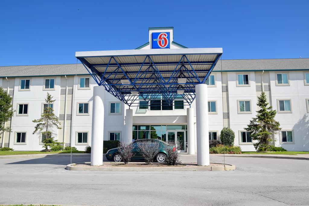 Motel 6-Whitby, On - Toronto East Kültér fotó