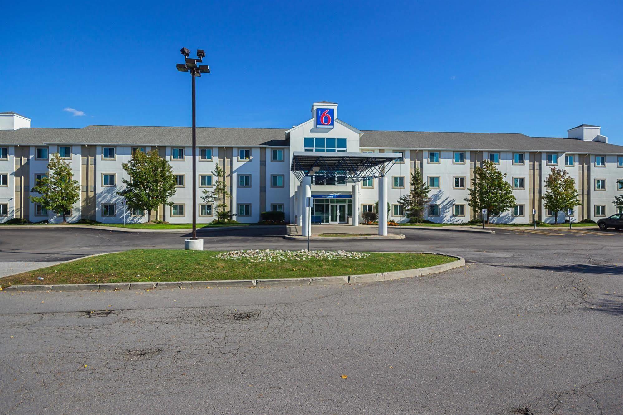 Motel 6-Whitby, On - Toronto East Kültér fotó