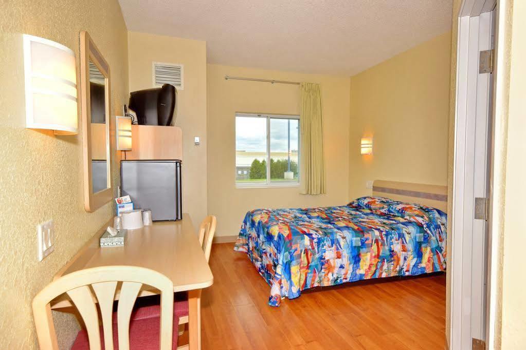 Motel 6-Whitby, On - Toronto East Kültér fotó