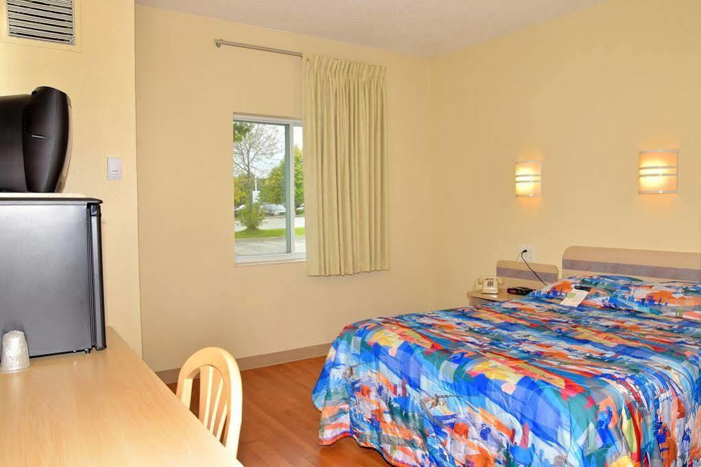 Motel 6-Whitby, On - Toronto East Kültér fotó